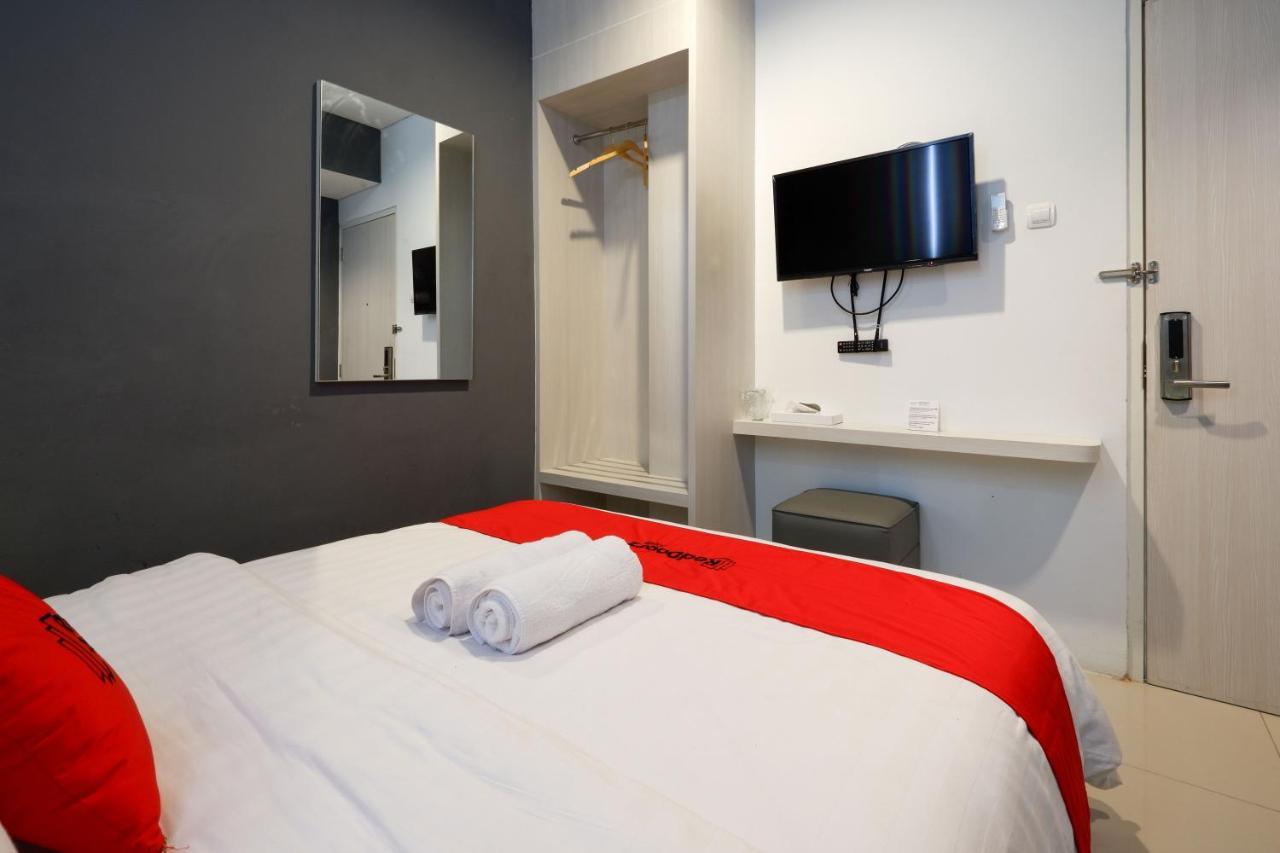 סמאראנג Reddoorz Plus Near Ciputra Mall Simpang Lima מראה חיצוני תמונה