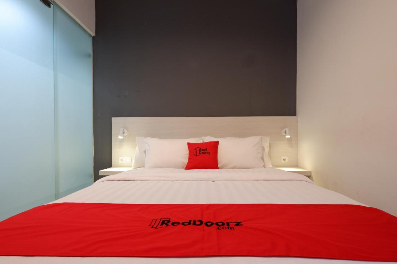 סמאראנג Reddoorz Plus Near Ciputra Mall Simpang Lima מראה חיצוני תמונה